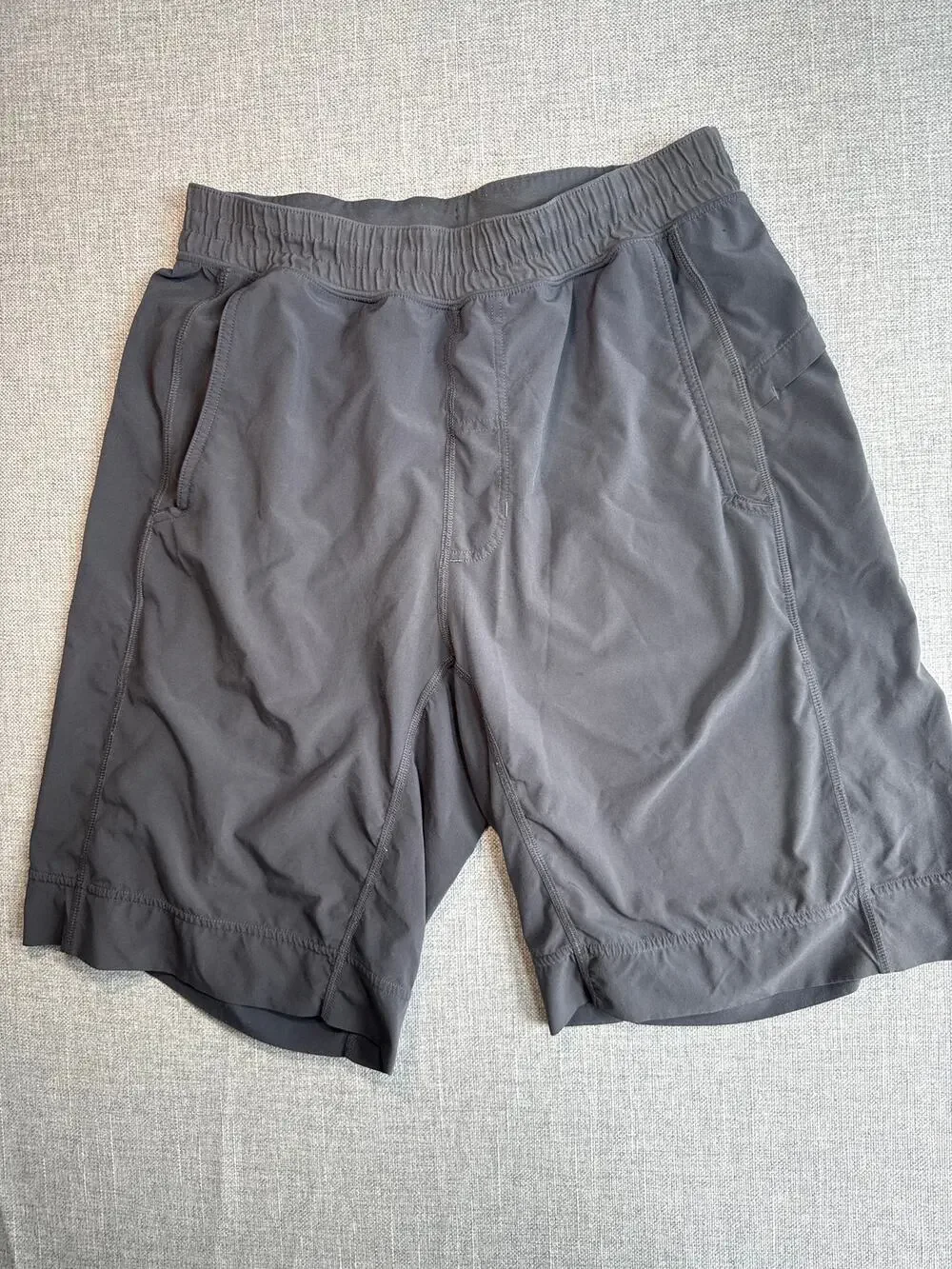 Lululemon Men’s Gray Lined Athletic Shorts Size 8 9” Inseam Zip Pocket